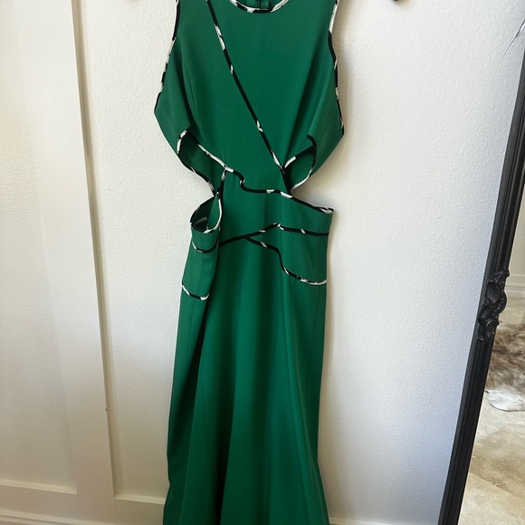 BCBG MAXAZRIA NIKKOLE SLEEVELESS SIDE Cut out - Picture 4 of 5